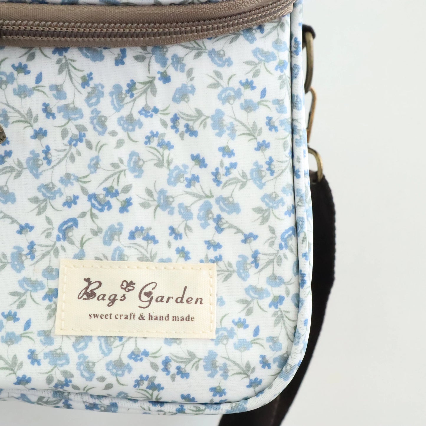 Nevera ovalada impermeable Higo Bags Garden