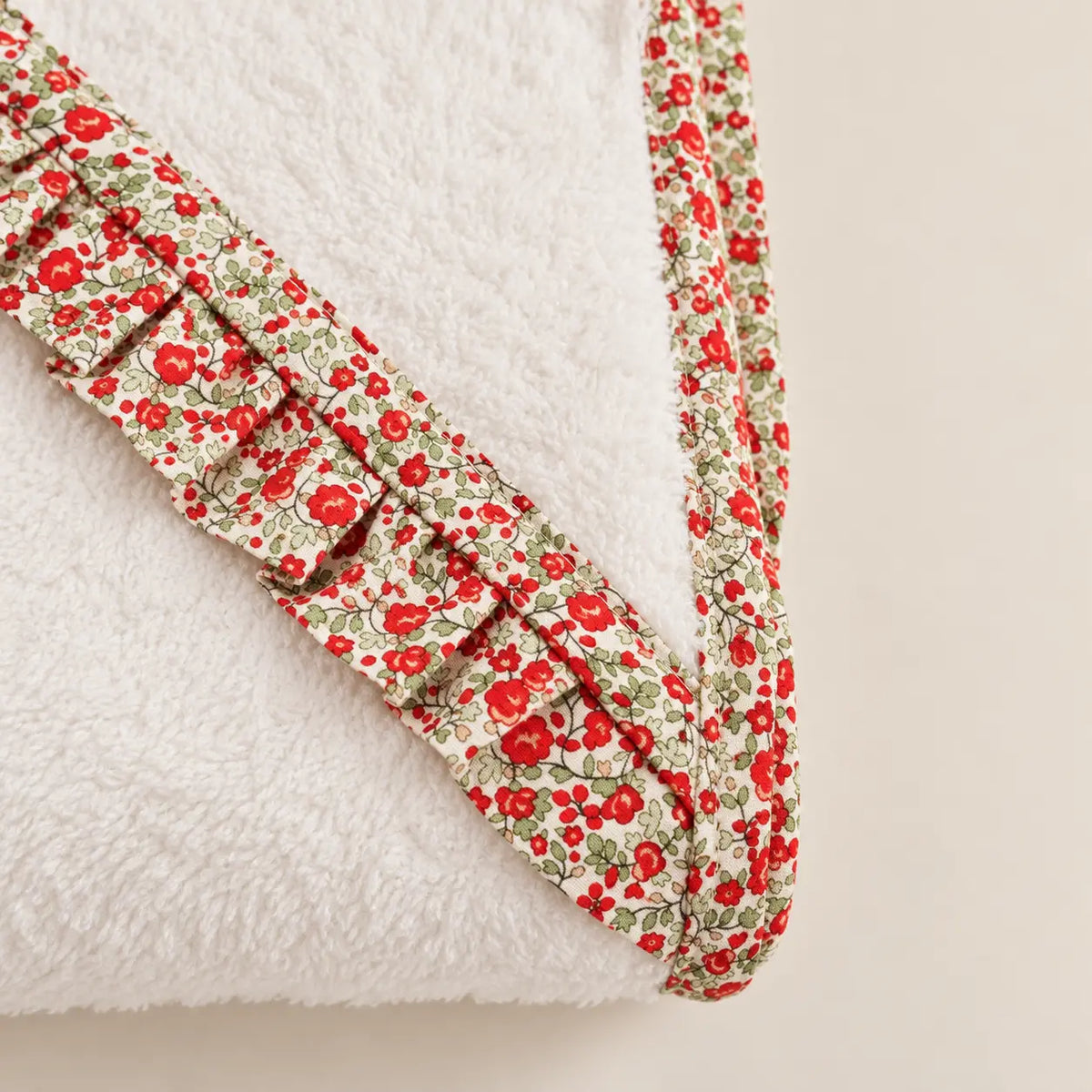 Capa de baño con volante Londres rojo | BAPUM
