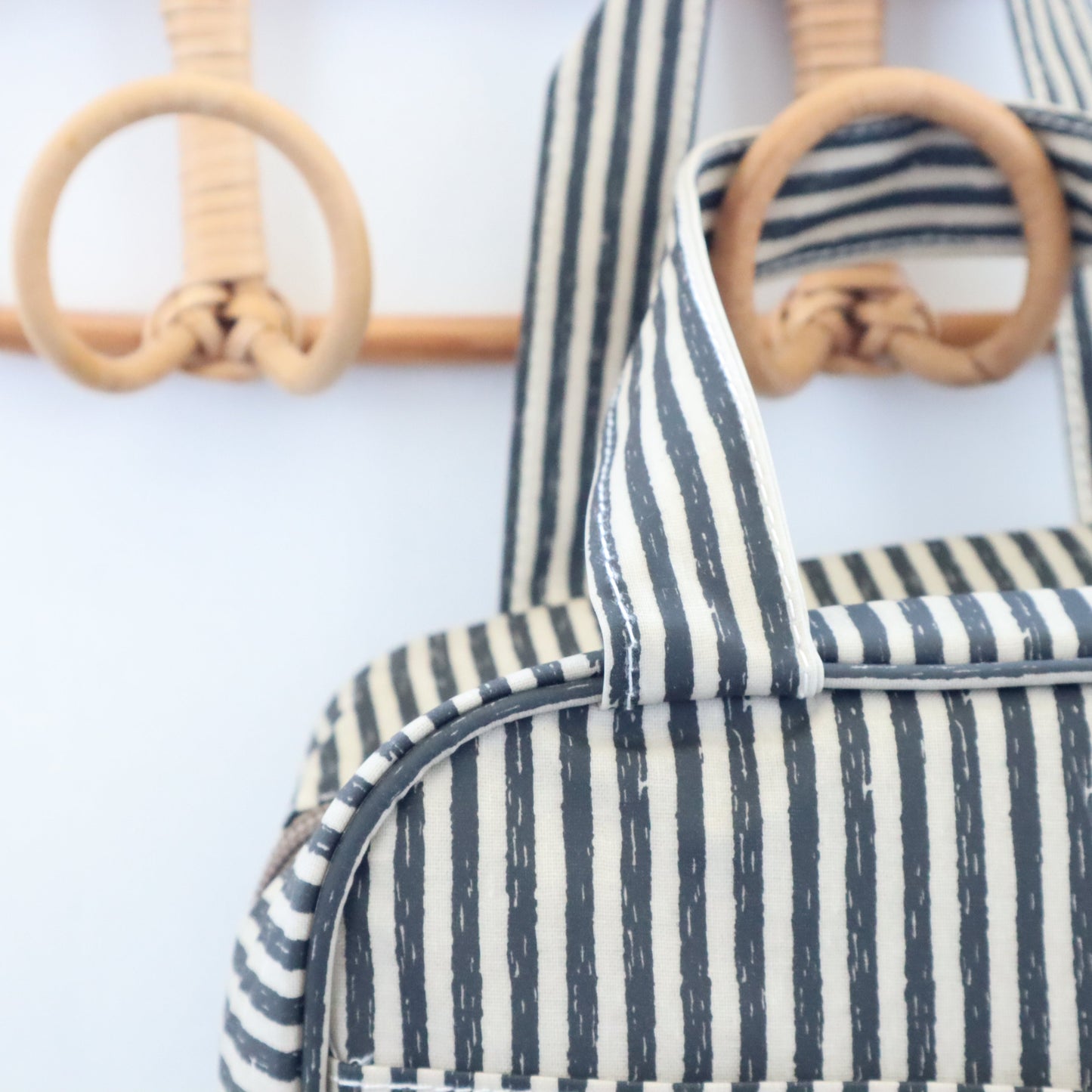 Bags Garden bolso de mano Cofre mini waterproof Rayas Negro Bags Garden Bags Garden