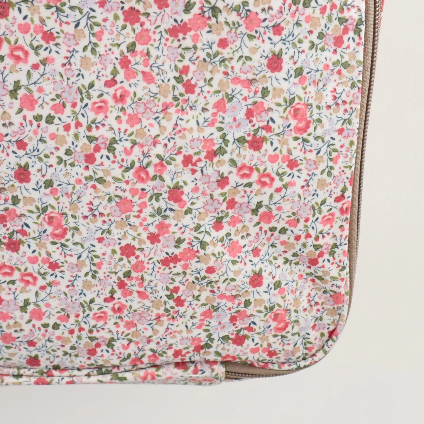 Maleta waterproof Vainilla Bags Garden Maternidad