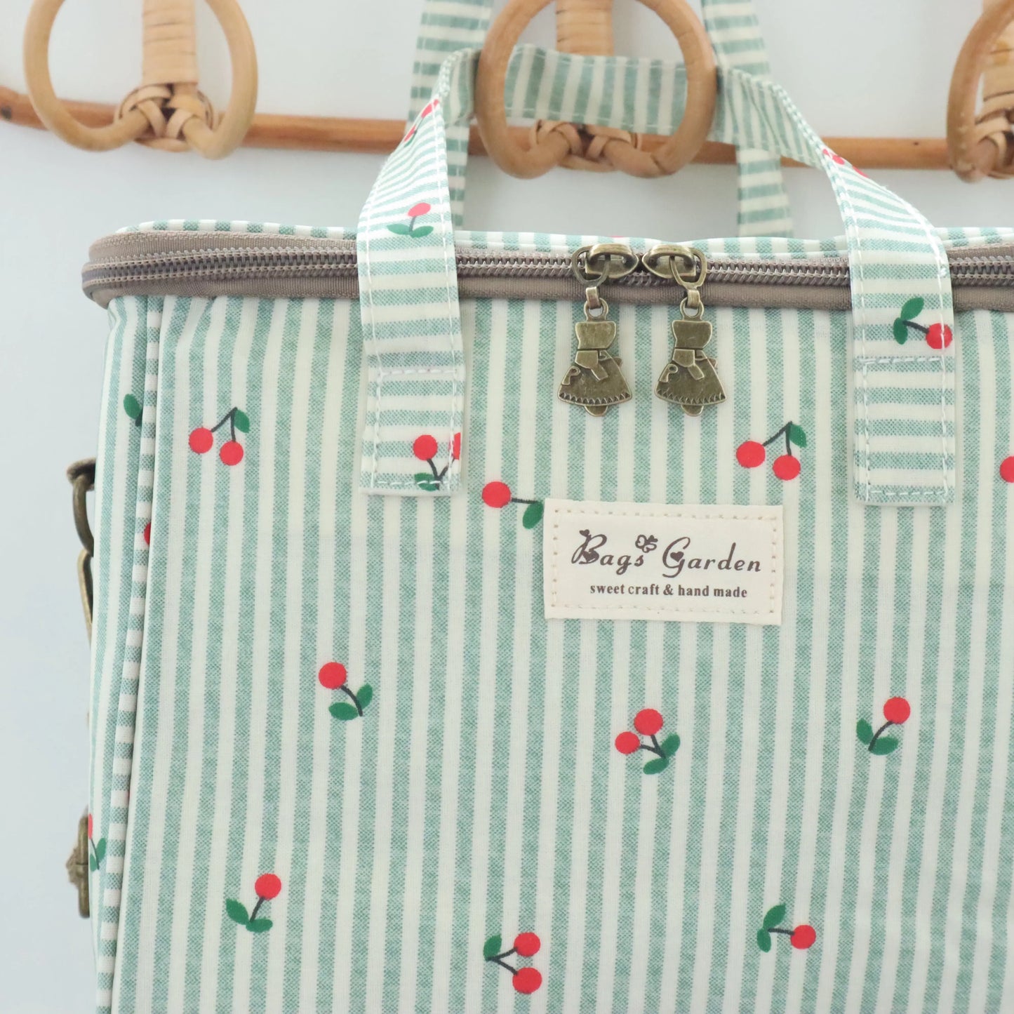 Nevera impermeable cerezas mint Bags Garden