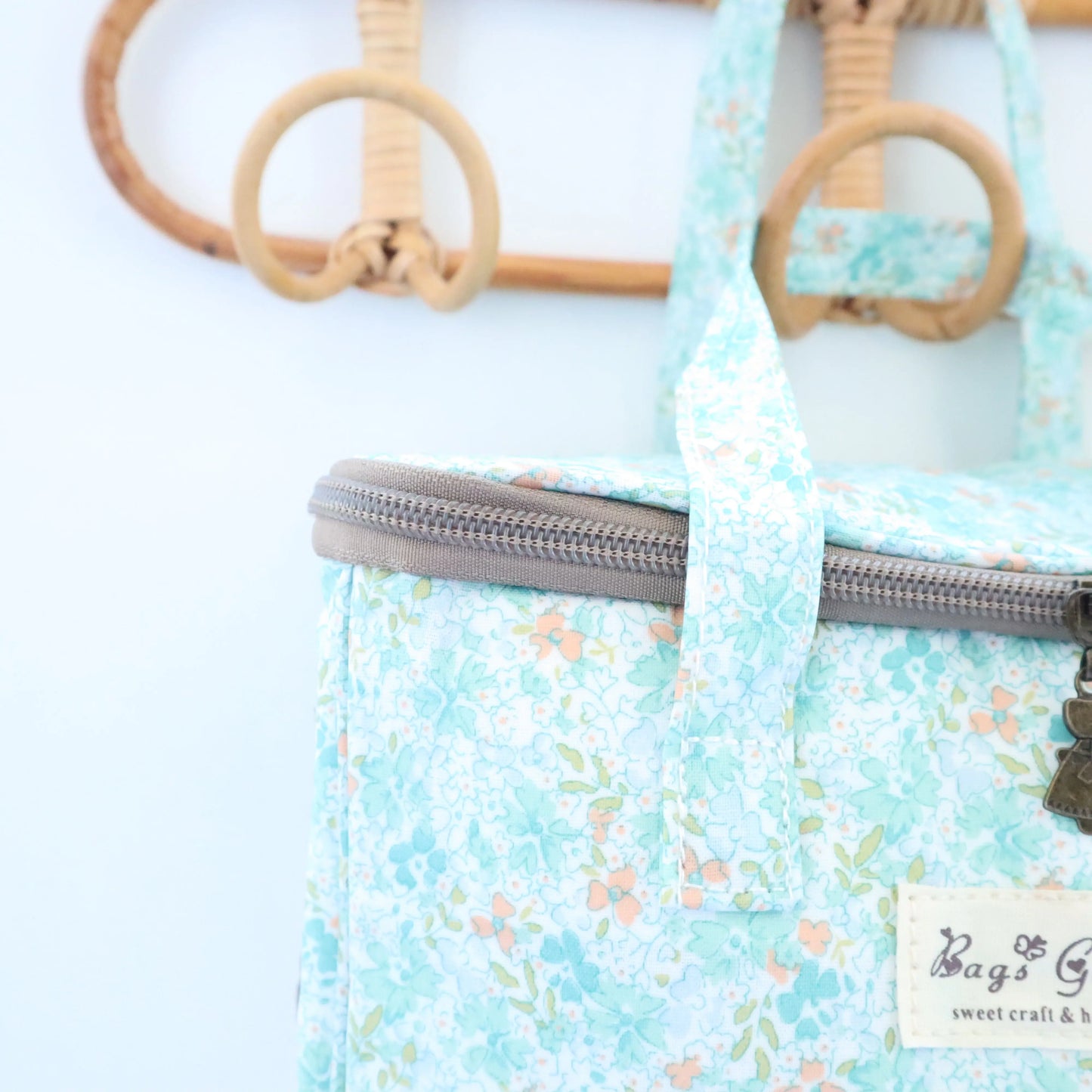 Bags Garden bolso de mano Nevera impermeable cuadrada Bags Garden – Diseño Flores Lima Bags Garden