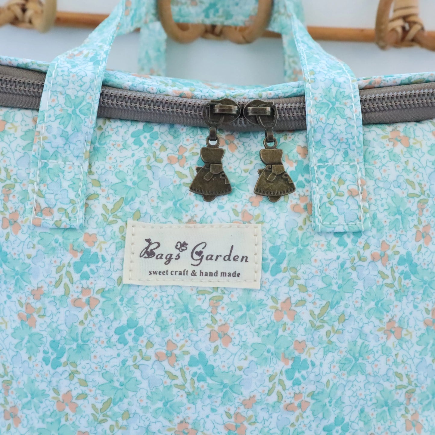 Bags Garden bolso de mano Nevera impermeable cuadrada Bags Garden – Diseño Flores Lima Bags Garden