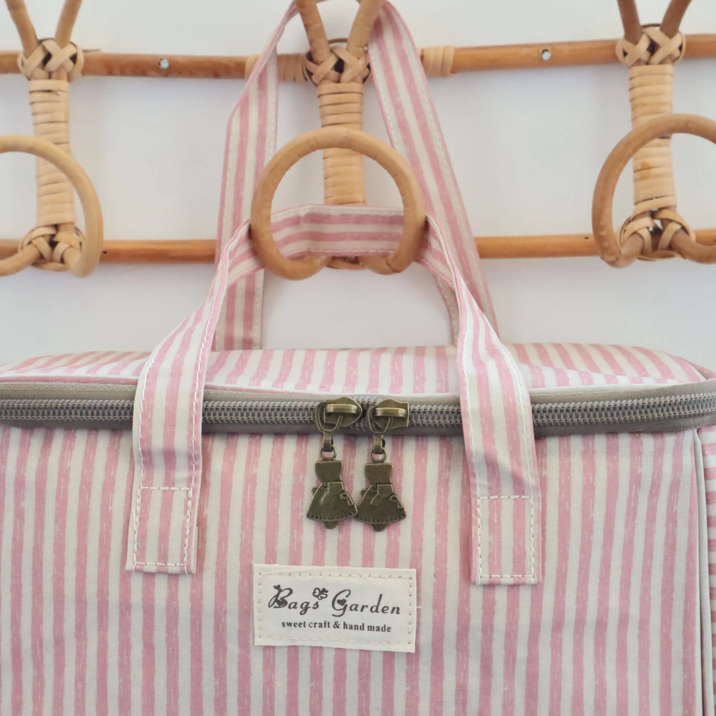 Neverita impermeable cuadrada Rayas Empolvado Bags Garden